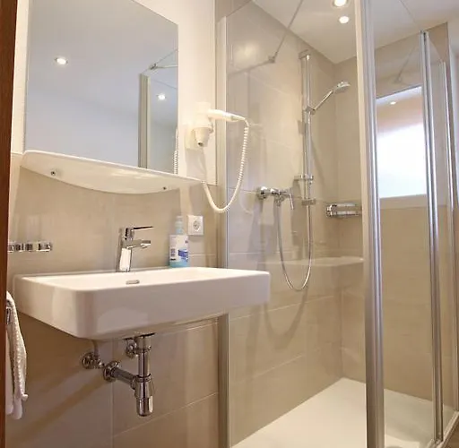 福克斯膳食公寓 住宿加早餐酒店 3*